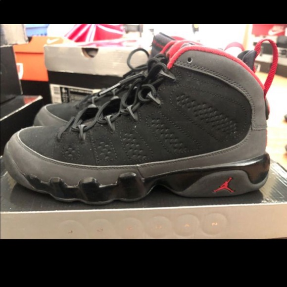 Air Jordan 9 Retro (GS) - Picture 2 of 3